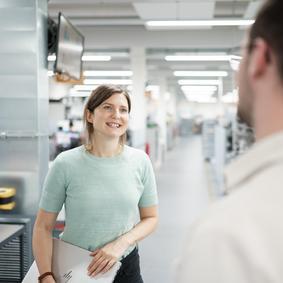 Qualitätsversprechen Mitarbeiter im Labor zum Qualitätsversprechen